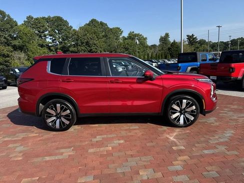 Used 2025 Mitsubishi Outlander SE FWD image 37