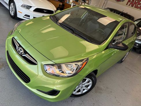 Used 2012 Hyundai Accent GS image 9