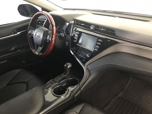 Used 2019 Toyota Camry SE w/ Convenience Package image 17