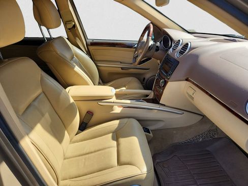 Used 2010 Mercedes-Benz GL 550 4MATIC image 15