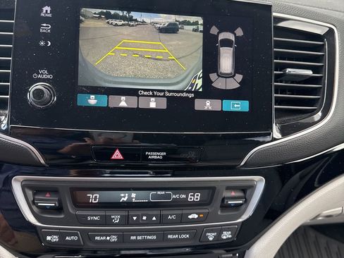 Used 2021 Honda Pilot Touring image 14