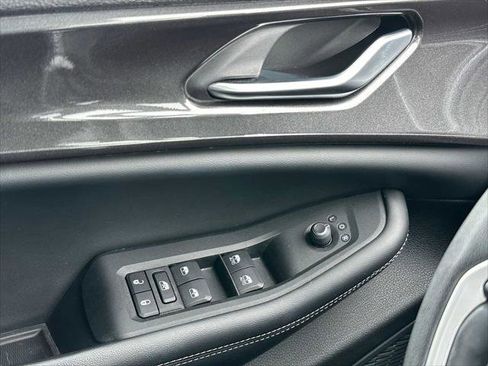 Used 2023 Jeep Grand Cherokee Altitude image 33