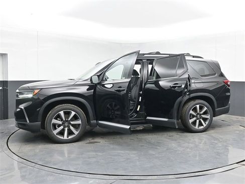 Used 2023 Honda Pilot Elite image 54