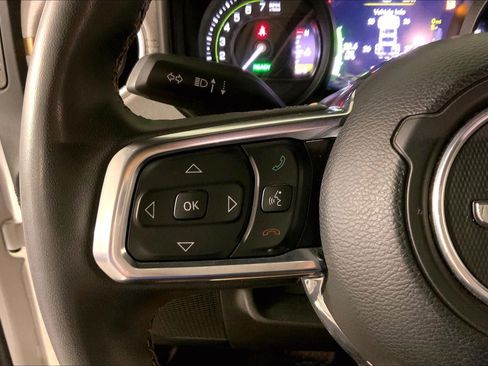 Used 2024 Jeep Wrangler Unlimited Sahara AWD/4WD image 18