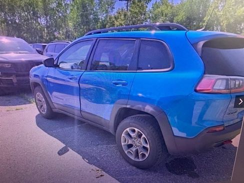 Used 2022 Jeep Cherokee Trailhawk w/ Premium Leather Package AWD/4WD image 5