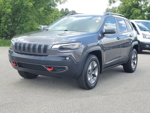 Used 2019 Jeep Cherokee Trailhawk w/ Cold Weather Group AWD/4WD image 2