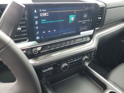 Used 2025 Chevrolet Silverado 2500 LTZ w/ LTZ Premium Package image 24