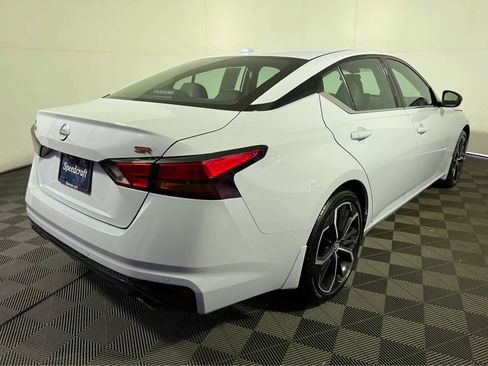 Certified 2025 Nissan Altima 2.5 SR w/ SR Premium Package image 7