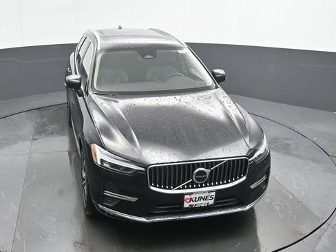 Used 2023 Volvo XC60 B5 Plus image 39