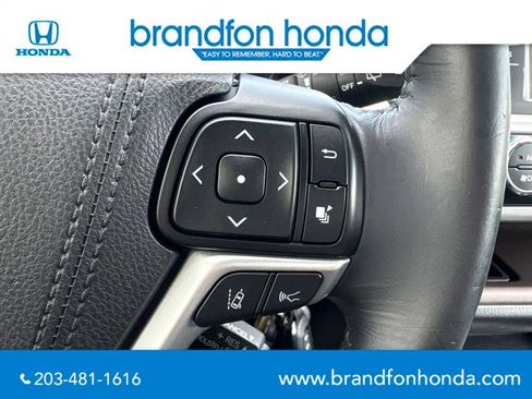 Used 2017 Toyota Highlander Plus AWD/4WD image 15