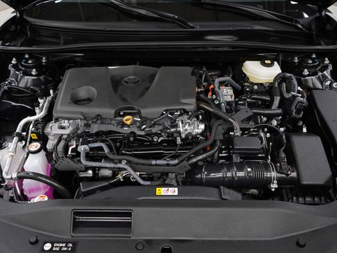 Used 2025 Toyota Camry SE FWD image 28