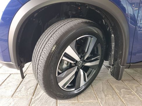 Used 2023 Nissan Rogue SL image 32