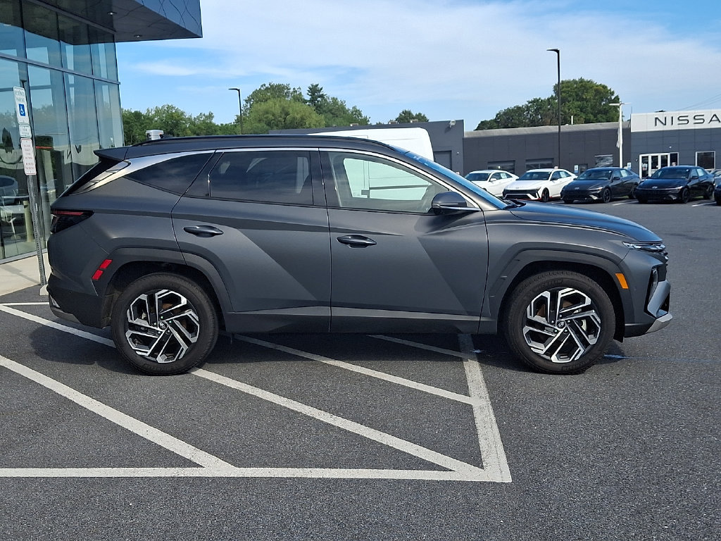 Used 2025 Hyundai Tucson Limited AWD/4WD image 7