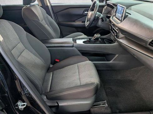 Used 2025 Nissan Rogue SV FWD image 27