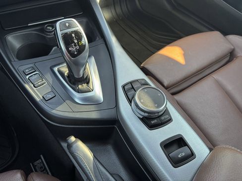 Used 2016 BMW M235i Convertible image 12