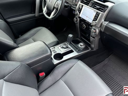 Used 2022 Toyota 4Runner SR5 Premium image 19