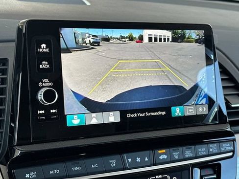 New 2026 Honda Odyssey Touring image 23