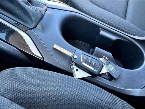 Used 2024 Toyota Corolla LE image 12