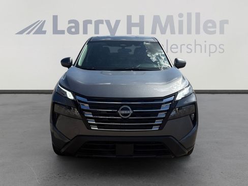 Used 2025 Nissan Rogue SV FWD image 8