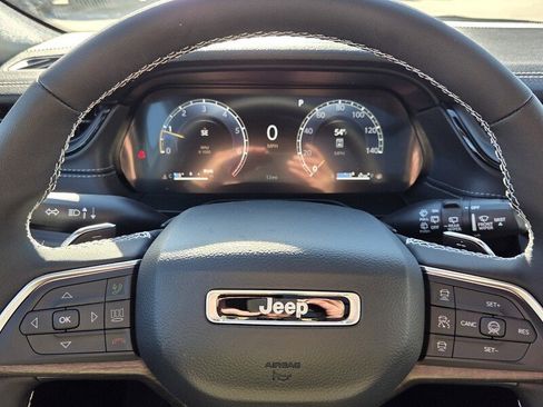 New 2026 Jeep Grand Cherokee Limited w/ Limited Altitude Package image 21