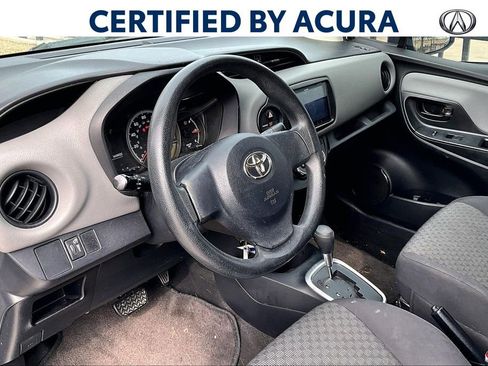 Used 2016 Toyota Yaris L image 16