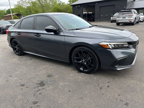 Used 2022 Honda Civic Sport image 3