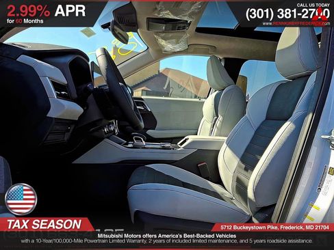 Used 2025 Mitsubishi Outlander SE image 9