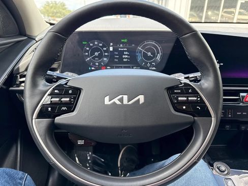 Used 2023 Kia Niro Wind w/ Wind Preserve Package FWD image 17