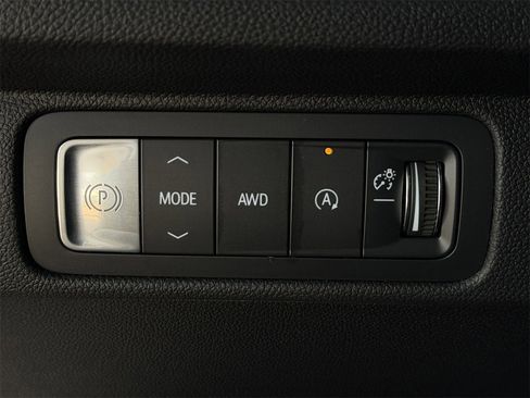 Used 2024 Chevrolet Traverse Z71 image 23