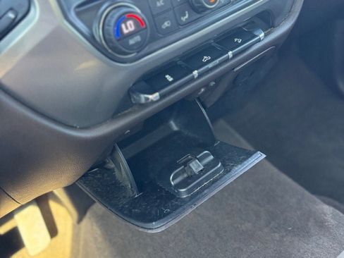 Used 2018 Chevrolet Silverado 1500 LT w/ Texas Edition image 31