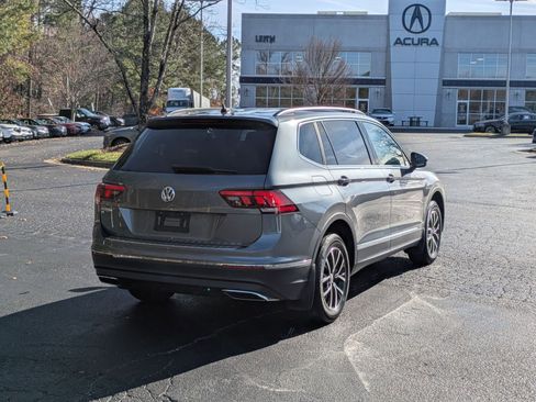Used 2021 Volkswagen Tiguan SE image 5