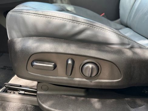 Used 2021 Buick Enclave Essence w/ Sound and Sites Package FWD image 19