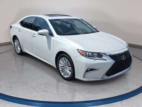 Used 2017 Lexus ES 350 w/ Premium Package FWD image 3