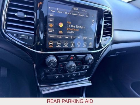 Certified 2022 Jeep Grand Cherokee Laredo X image 21