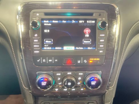 Used 2017 Buick Enclave Premium AWD/4WD image 25