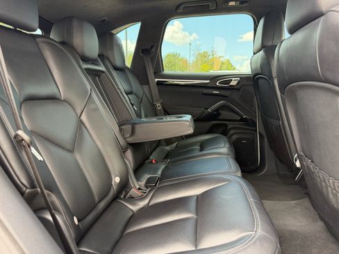 Used 2017 Porsche Cayenne GTS AWD/4WD image 31