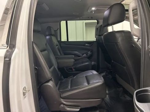 Used 2017 Chevrolet Suburban LT w/ LT Signature Package AWD/4WD image 20