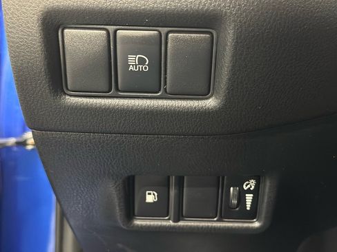 Used 2018 Toyota C-HR XLE image 33