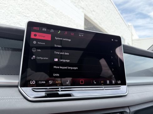 New 2026 Volkswagen Tiguan SE R-Line AWD/4WD image 21