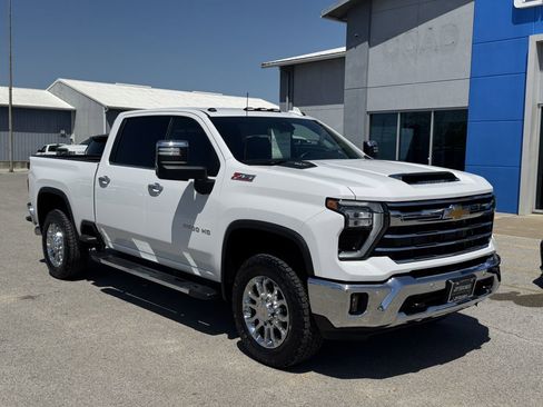 Used 2024 Chevrolet Silverado 3500 LTZ w/ LTZ Plus Package image 7