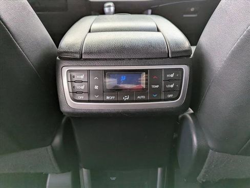 Used 2019 Toyota Highlander Limited Platinum image 19