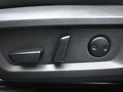 Used 2024 Nissan Rogue SV FWD image 8