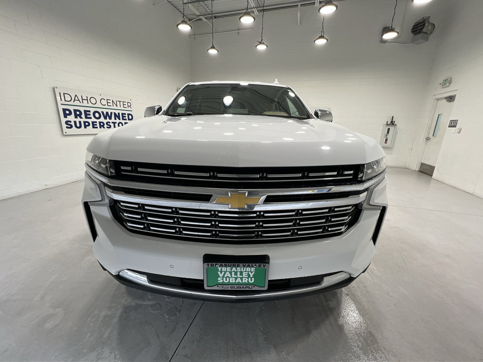 Used 2024 Chevrolet Suburban Premier AWD/4WD image 3