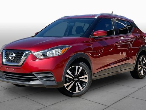 Used 2019 Nissan Kicks SV FWD image 3