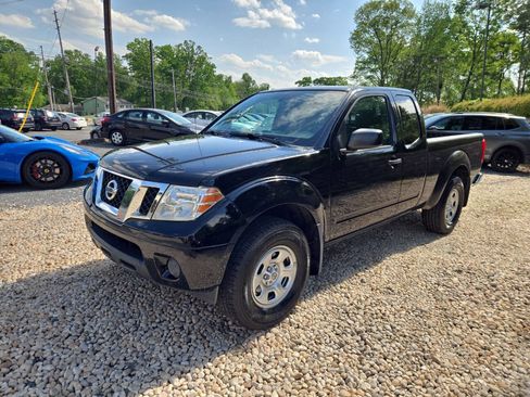 Used 2012 Nissan Frontier SV w/ SV Premium Utility Pkg AWD/4WD image 2