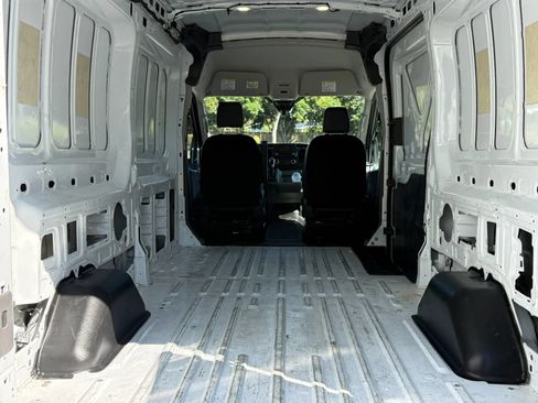 Used 2022 Ford Transit 250 Medium Roof RWD image 3