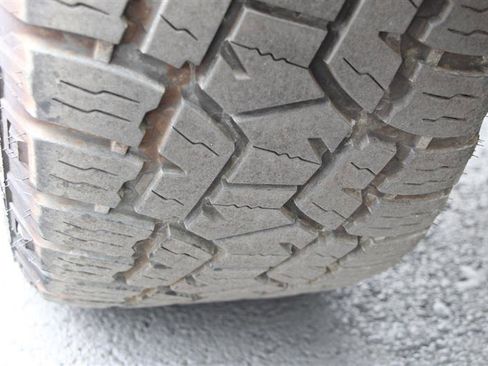 Used 2022 GMC Sierra 1500 AT4X image 44