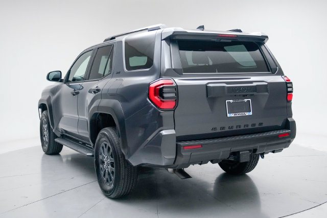Used 2025 Toyota 4Runner SR5 AWD/4WD image 24