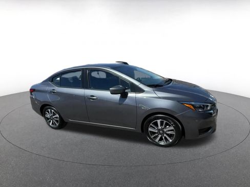 Used 2025 Nissan Versa SV FWD image 2