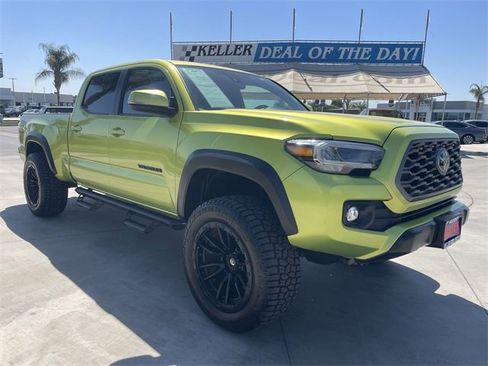 Used 2023 Toyota Tacoma TRD Off-Road image 2